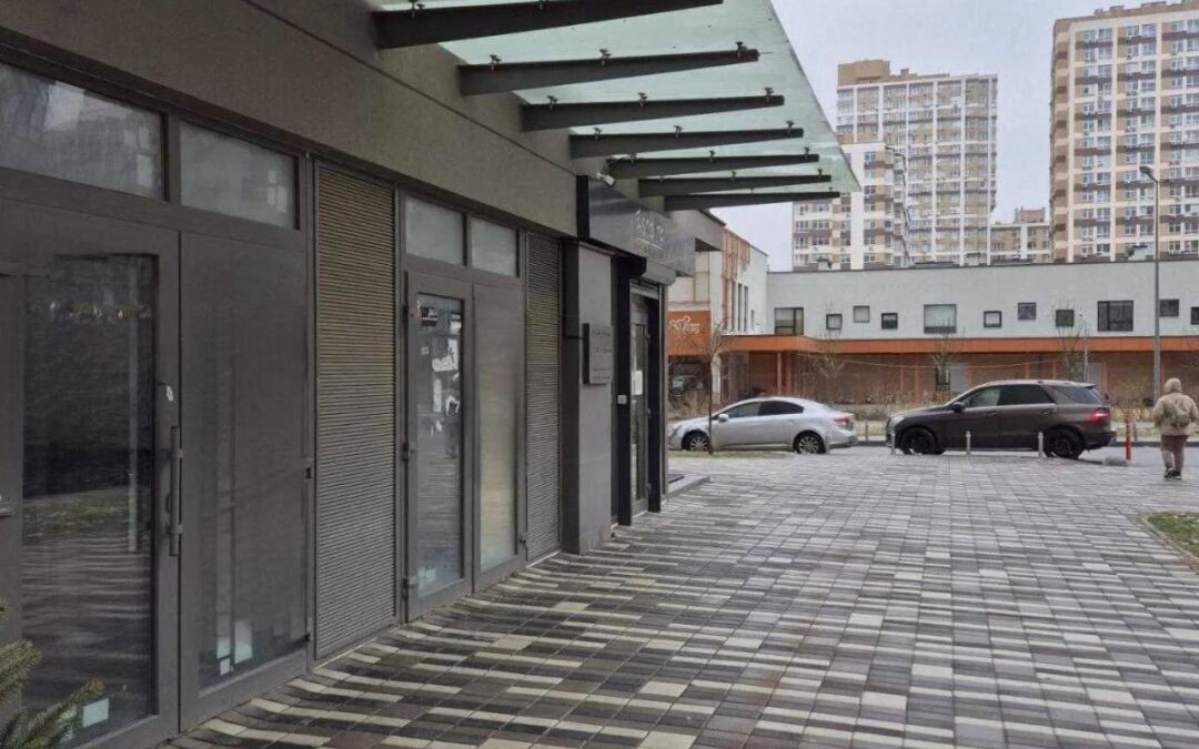 Продаж фасадного нежитлового приміщення у ЖК “Варшавський” — 209 м²