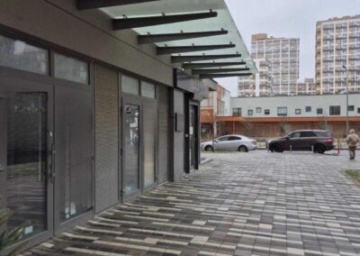 Продаж фасадного нежитлового приміщення у ЖК “Варшавський” — 209 м²